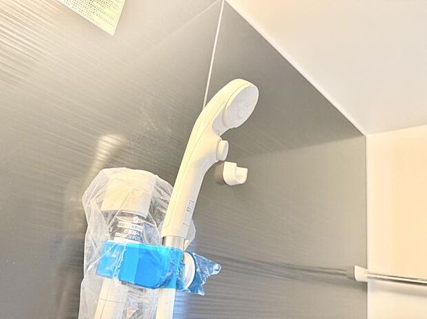 ■わざわざシャワー水栓のレバーまで手を伸ばす必要がなく、簡単に止水できる