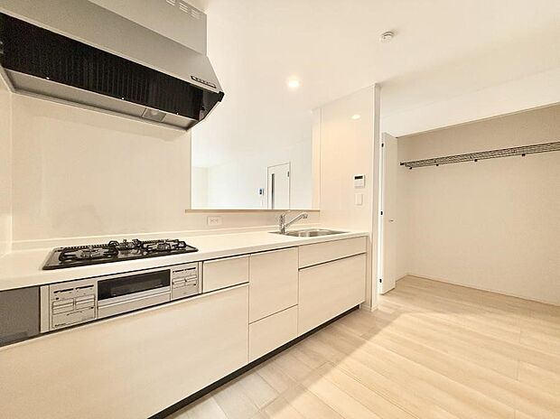 ■シンプルで機能的、毎日使いやすいキッチン