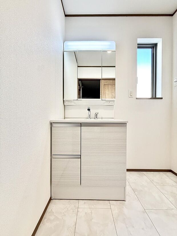 ■明るい洗面所は毎朝の歯磨きも楽しくできちゃいそうです♪