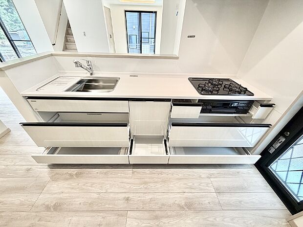 ■家族の絆を深める、温もりのあるキッチン