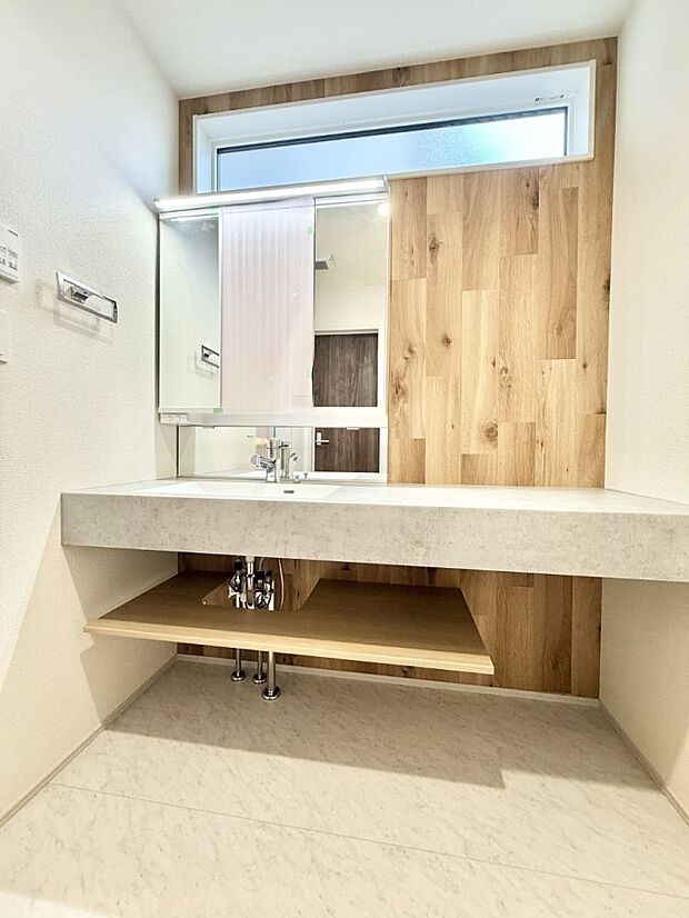 ■明るい洗面所は毎朝の歯磨きも楽しくできちゃいそうです♪