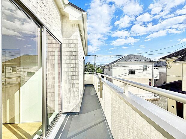 ■ 季節の移ろいを感じられる開放的な空間です