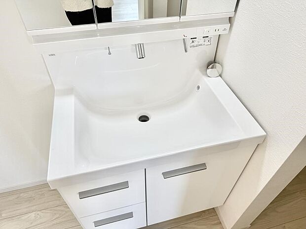 ■手洗いや顔を洗う時も快適に使える便利なシャワー