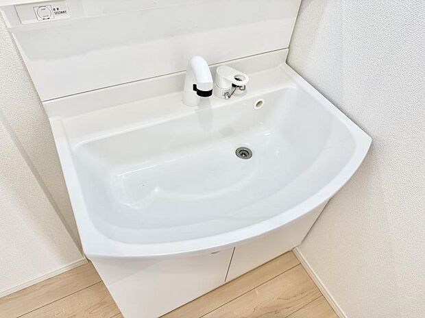 ■手洗いや顔を洗う時も快適に使える便利なシャワー