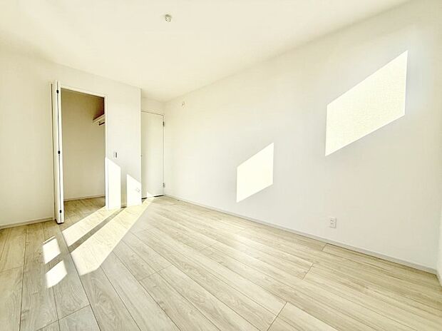 ■落ち着いた色合いのお部屋で穏やかな時間を楽しめます