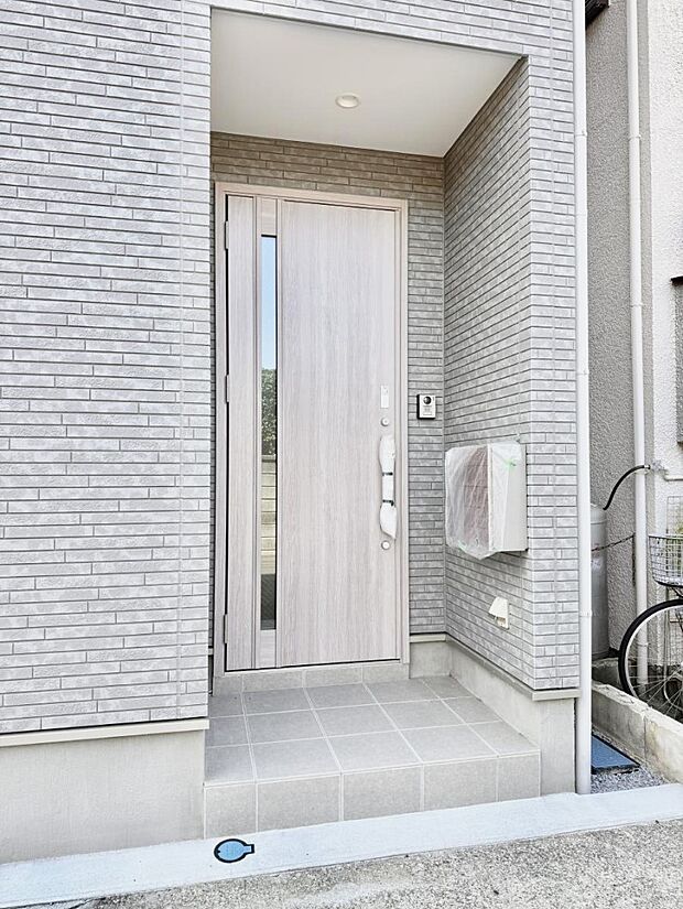 ■ 心地よい暮らしへとつながる、温かい玄関