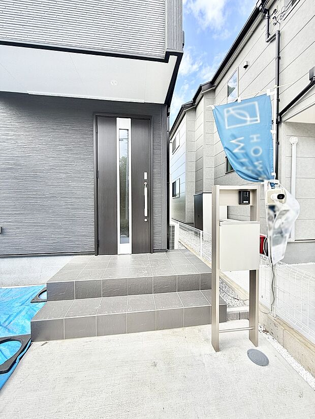 ■ シンプルで美しく、住まいの第一印象を彩る玄関です