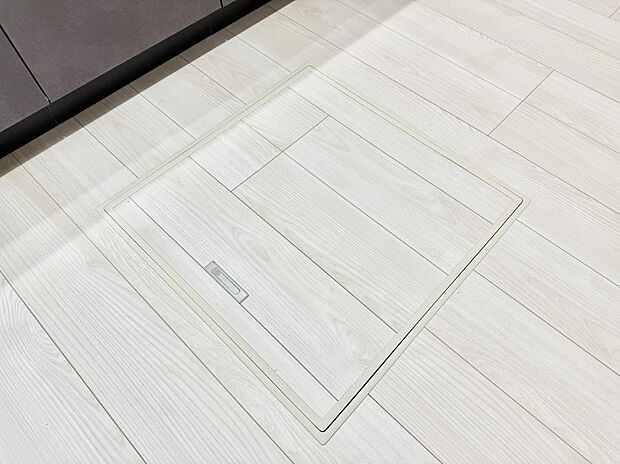 ■季節物など簡単に収納でき便利