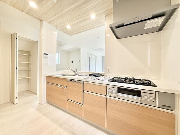 ■シンプルで美しく心地よい時間を生むキッチン空間