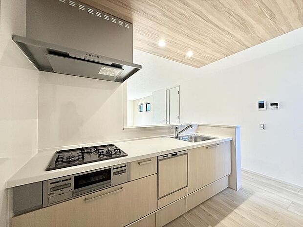 ■シンプルで機能的、毎日使いやすいキッチン