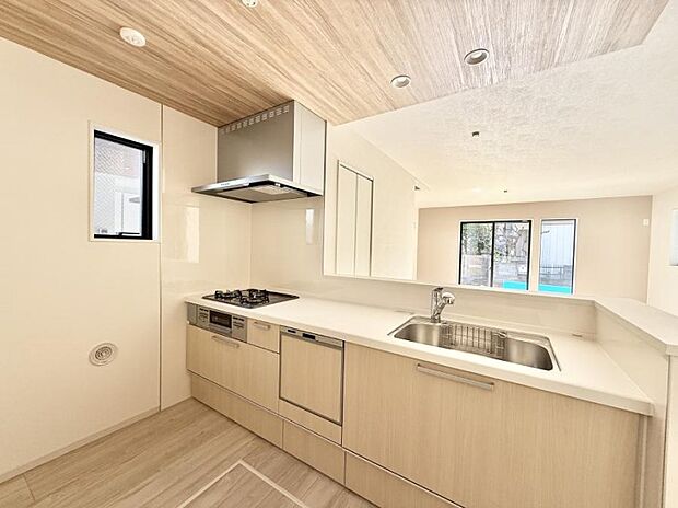 ■シンプルで機能的、毎日使いやすいキッチン