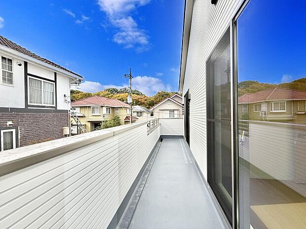 ■ 季節の移ろいを感じられる開放的な空間です