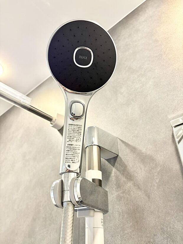 ■手元で簡単に止水できるため、水の無駄遣いを減らすことができます。