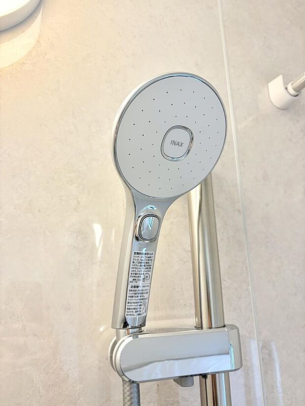 ■手元で簡単に止水できるため、水の無駄遣いを減らすことができます。