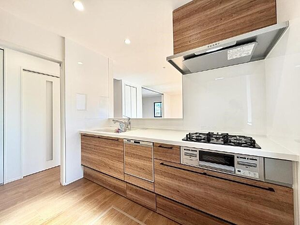 ■シンプルで機能的、毎日使いやすいキッチン