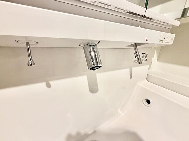 ■細かい部分まで洗いやすく便利なハンドシャワー付き