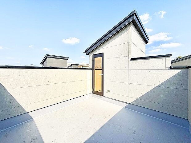 ■ 自然を身近に感じる、開放的なバルコニー