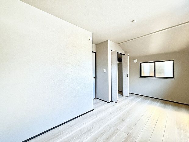 ■落ち着いた雰囲気のお部屋で心が安らぐ空間