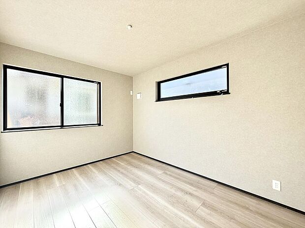 ■シンプルな空間で、収納付きベッドやデスクなど、多機能な家具を活用しやすいです