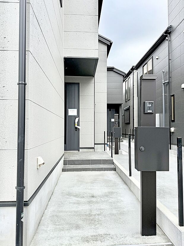 ■ 心地よい暮らしへとつながる、温かい玄関