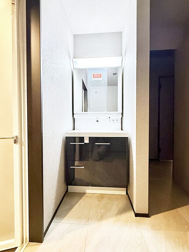 ■明るい洗面所は毎朝の歯磨きも楽しくできちゃいそうです♪