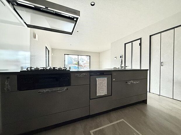 ■美味しい時間が生まれる、笑顔あふれるキッチン