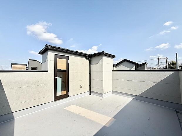 ■ 自然を身近に感じる、開放的なバルコニー