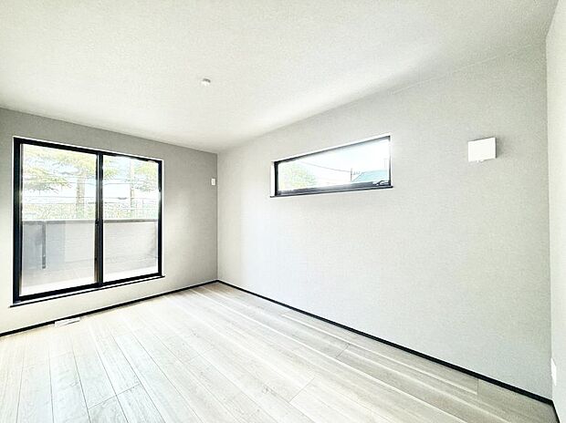 ■シンプルな空間で、収納付きベッドやデスクなど、多機能な家具を活用しやすいです