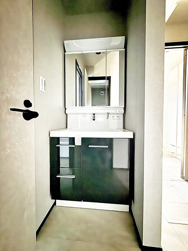 ■明るい洗面所は毎朝の歯磨きも楽しくできちゃいそうです♪