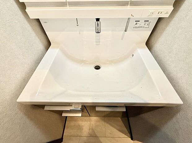■手洗いや顔を洗う時も快適に使える便利なシャワー