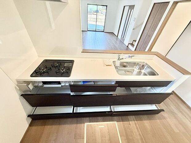 ■家族の絆を深める、温もりのあるキッチン