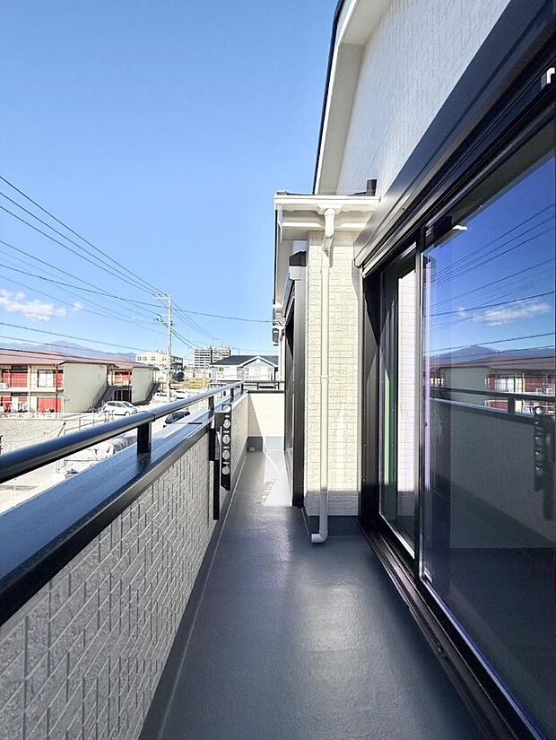 ■ 季節の移ろいを感じられる開放的な空間です