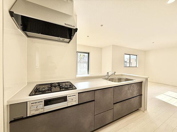 ■シンプルで機能的、毎日使いやすいキッチン