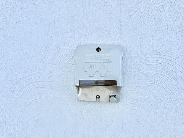■屋外に電源コンセントがあれば、高圧洗浄機で窓や外壁を掃除するなど便利です。