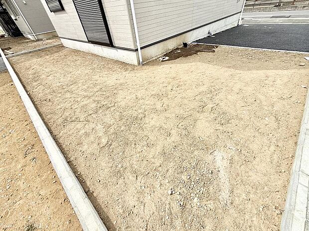 ■敷地内にゆとりある緑のスペースがあり、穏やかな雰囲気です