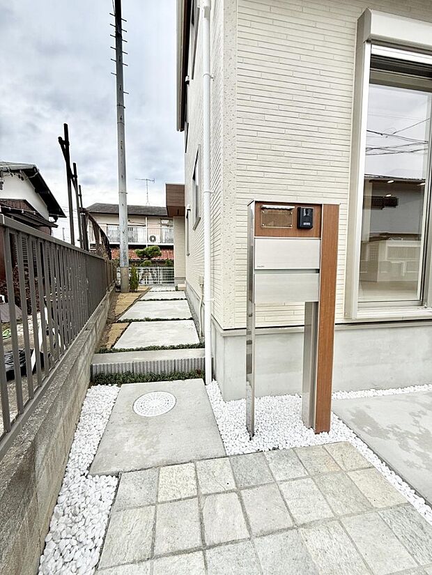 ■ 心地よい暮らしへとつながる、温かい玄関