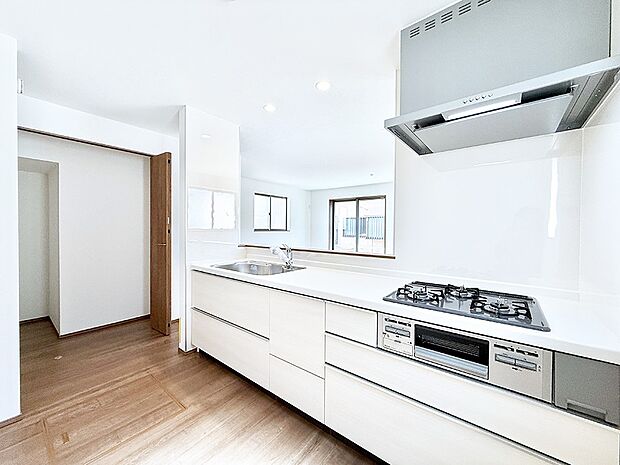 ■家族の絆を深める、温もりのあるキッチン