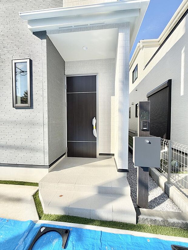 ■ 心地よい暮らしへとつながる、温かい玄関