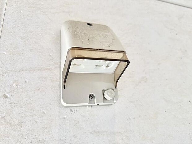 ■室内のコンセントから延長コードを引っ張る手間がなくなります。