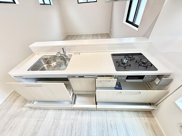 ■シンプルで機能的、毎日使いやすいキッチン