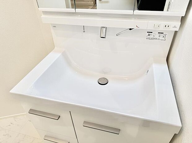 ■手洗いや顔を洗う時も快適に使える便利なシャワー