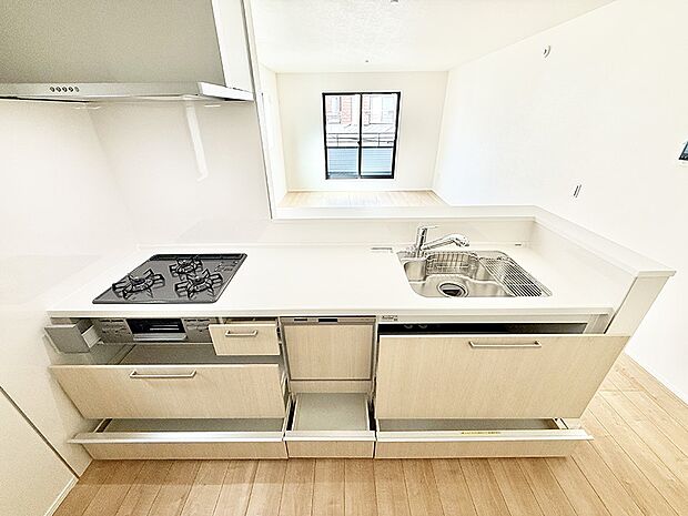 ■シンプルで機能的、毎日使いやすいキッチン