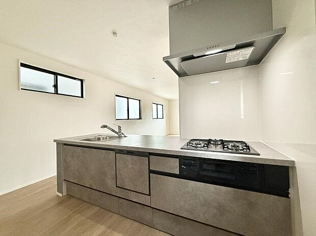 ■シンプルで機能的、毎日使いやすいキッチン