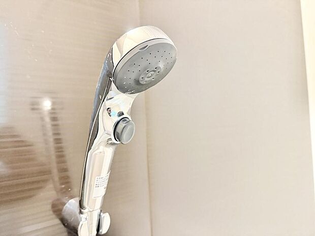 ■手元で簡単に止水できるため、水の無駄遣いを減らすことができます。