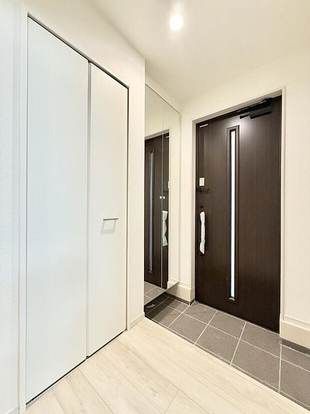 ■ 毎日を気持ちよく迎える、明るく温もりのある玄関