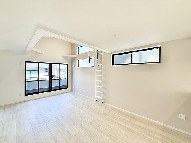 ■心落ち着く場所、ゆったり過ごせるリビング