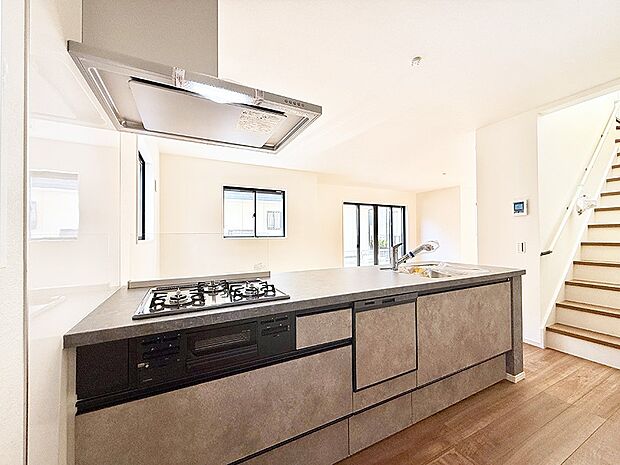 ■シンプルで機能的、毎日使いやすいキッチン