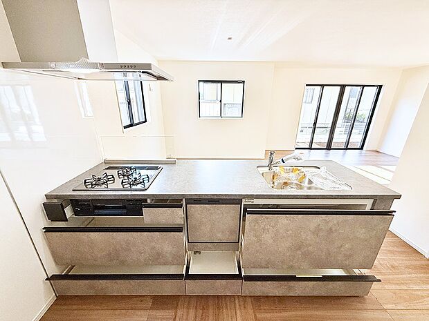 ■家族の絆を深める、温もりのあるキッチン