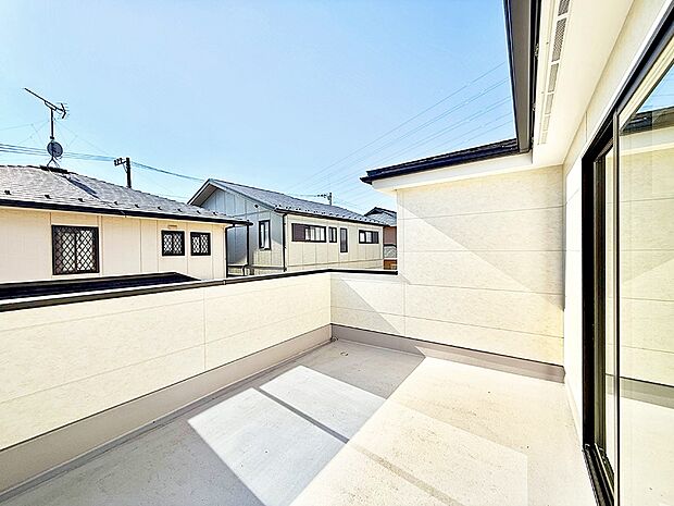 ■ 季節の移ろいを感じられる開放的な空間です