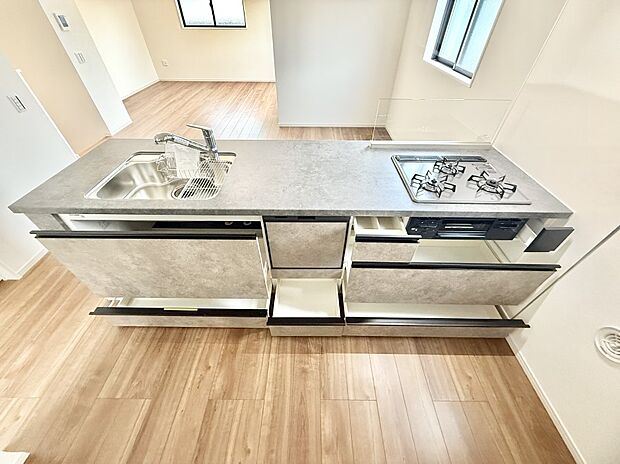 ■家族の絆を深める、温もりのあるキッチン